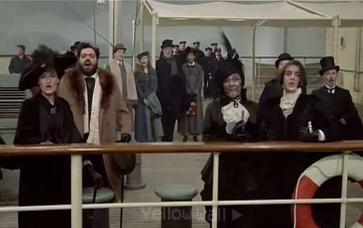 و کشتی به راهش ادامه می دهد (e la nave va)