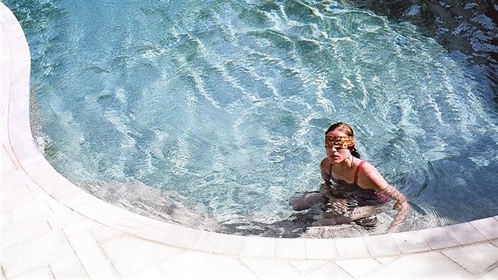 تصویری از فیلم دندان نیش