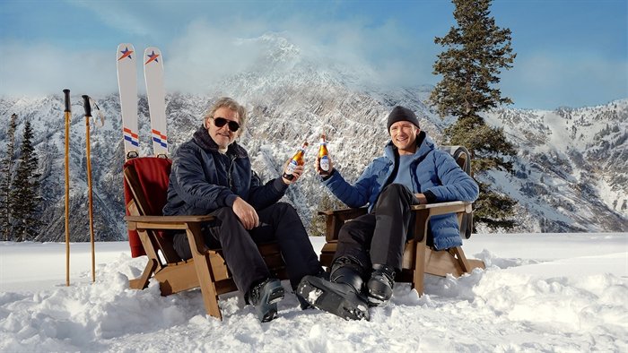 کرت راسل و لوئیس پولمن در تبلیغ Michelob ULTRA برای سوپر باول LX