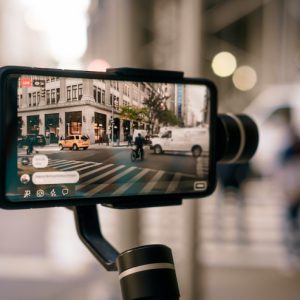 چطور با دوربین موبایل فیلم مستند بسازیم؟
